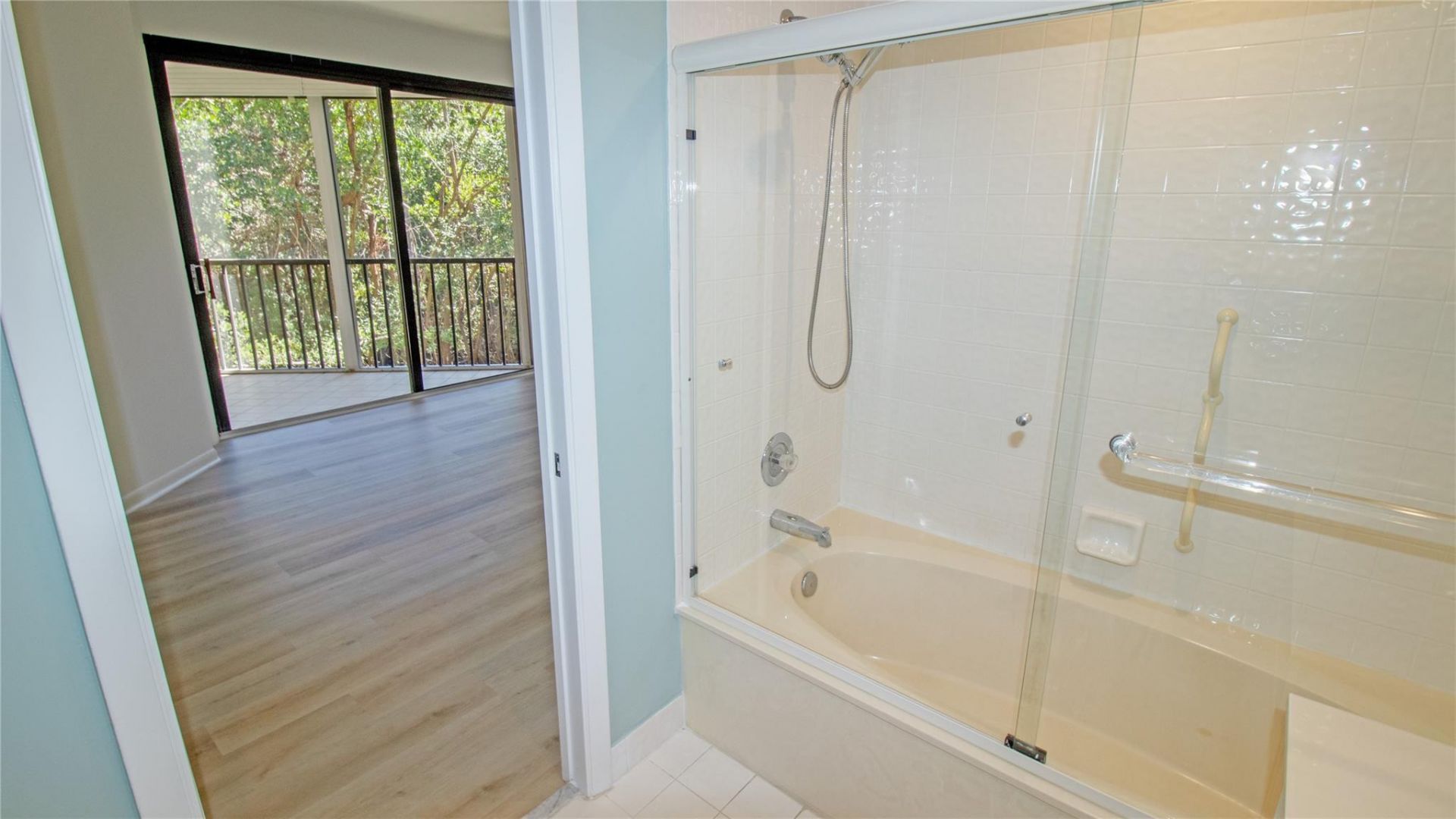221 NE Plantation Road, Unit 213, Stuart, FL 34996 Photo