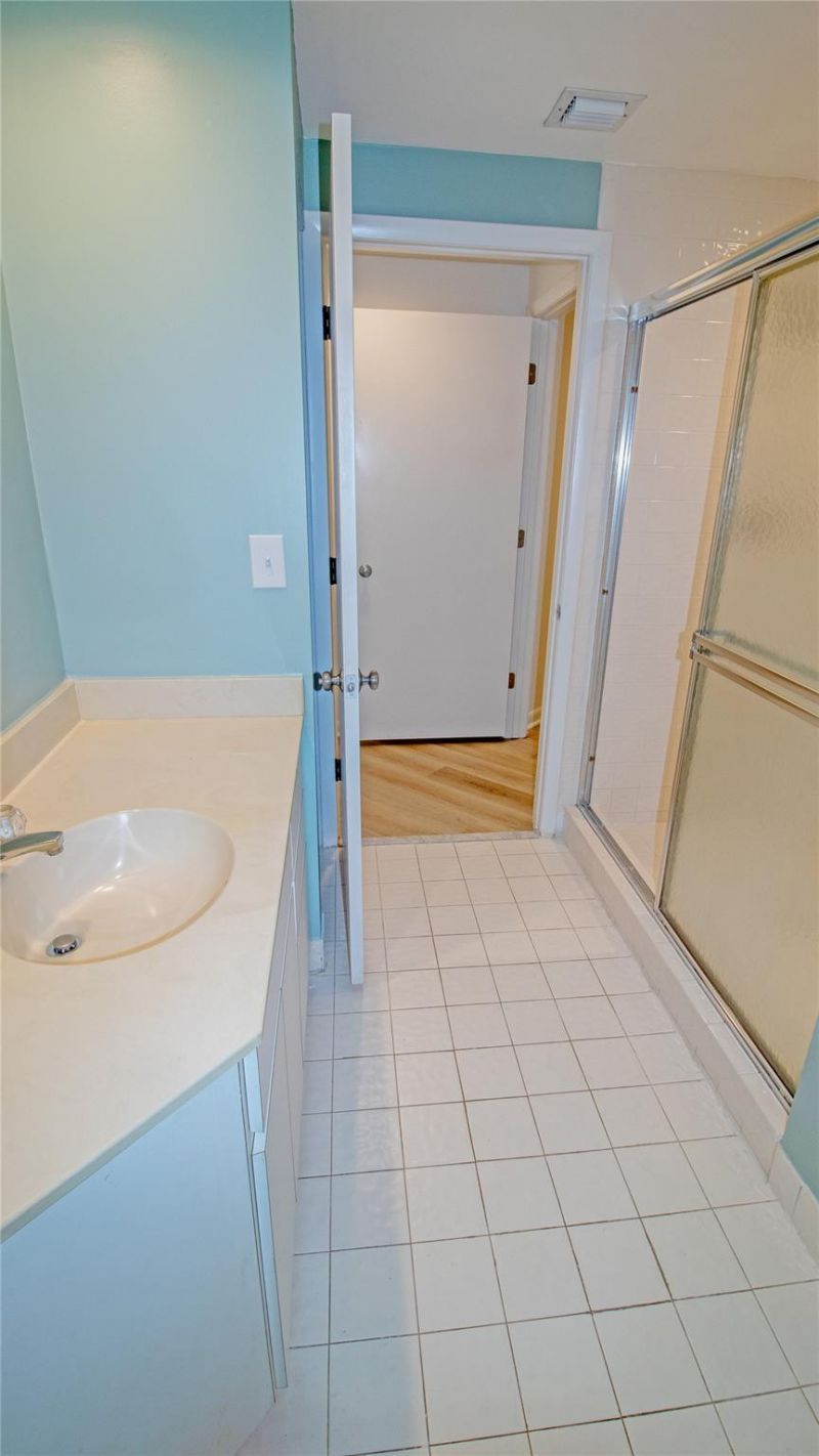 221 NE Plantation Road, Unit 213, Stuart, FL 34996 Photo