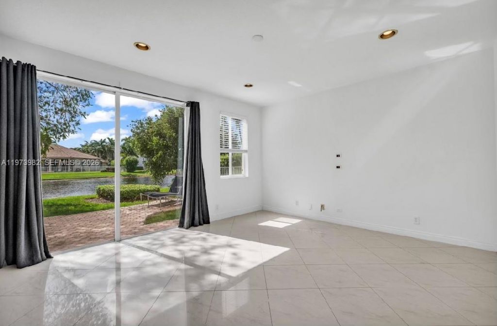 1386 Canary Island Dr , Weston, FL 33327 Photo