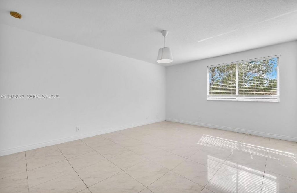 1386 Canary Island Dr , Weston, FL 33327 Photo