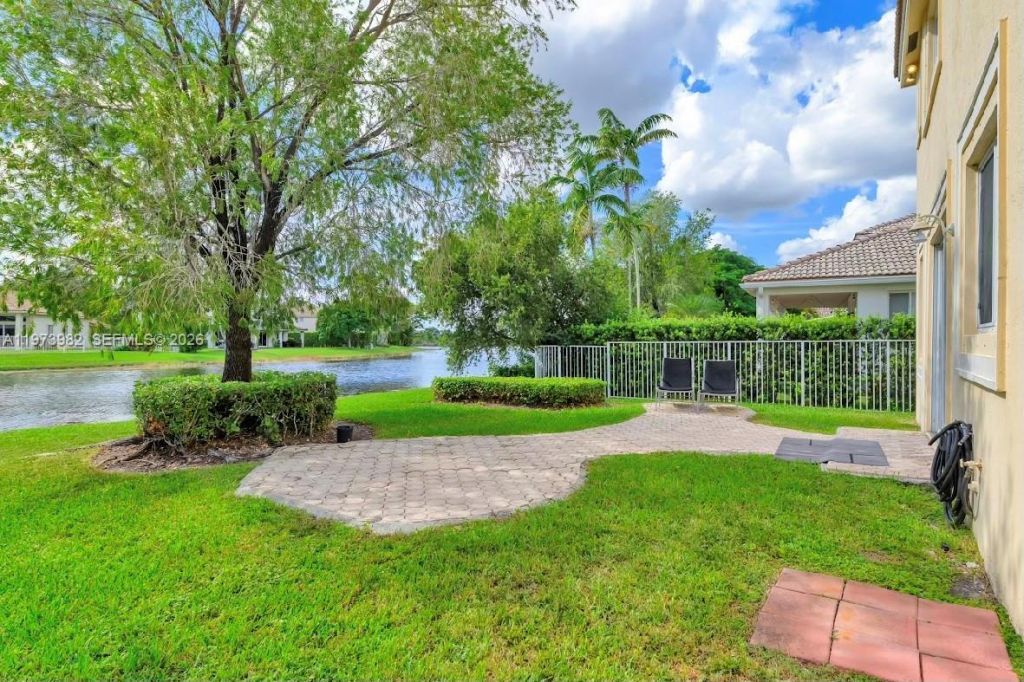 1386 Canary Island Dr , Weston, FL 33327 Photo