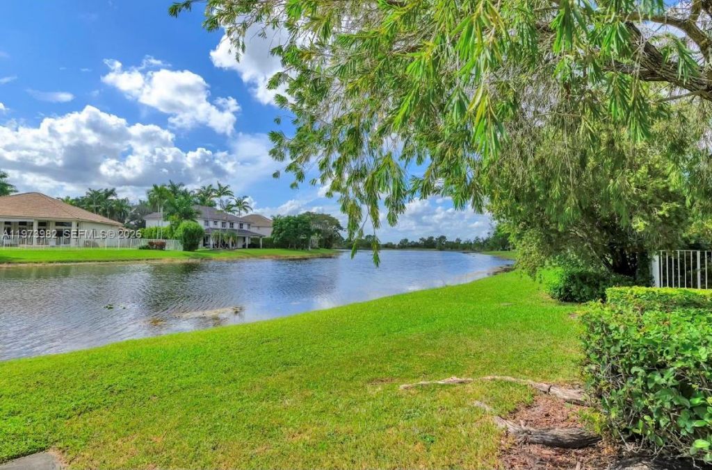 1386 Canary Island Dr , Weston, FL 33327 Photo