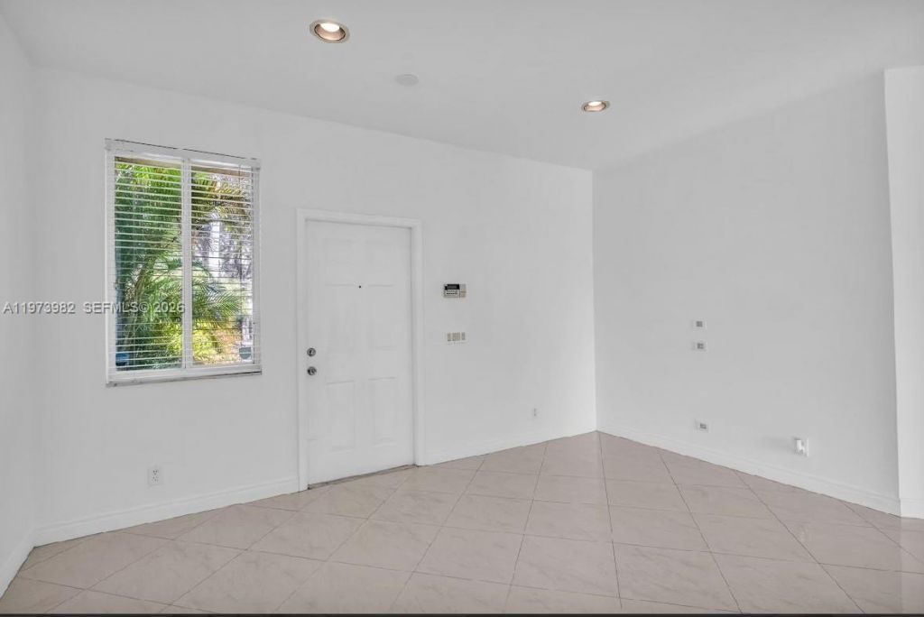 1386 Canary Island Dr , Weston, FL 33327 Photo