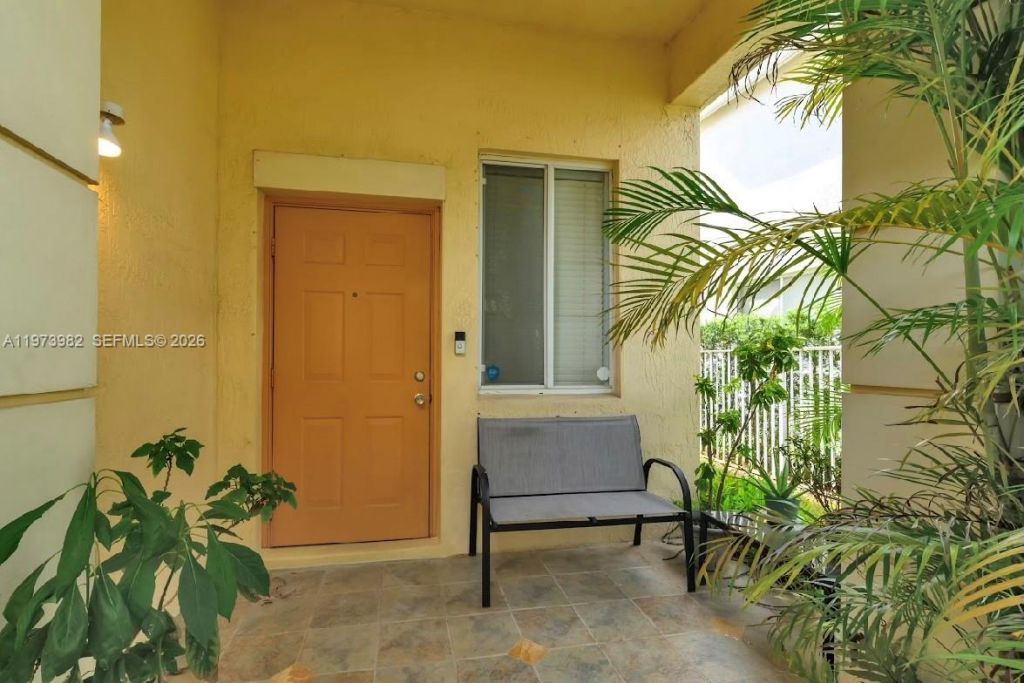 1386 Canary Island Dr , Weston, FL 33327 Photo