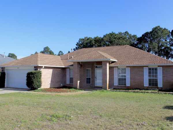 625 Downhaul Dr, Pensacola, FL 32507