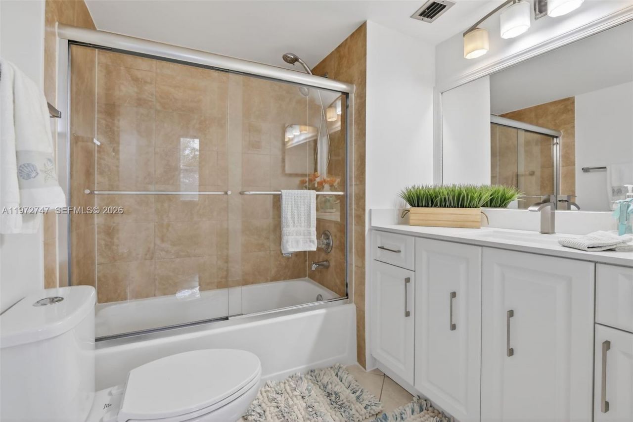 3300 W Rolling Hills Cir, Unit 302, Davie, FL 33328 Photo