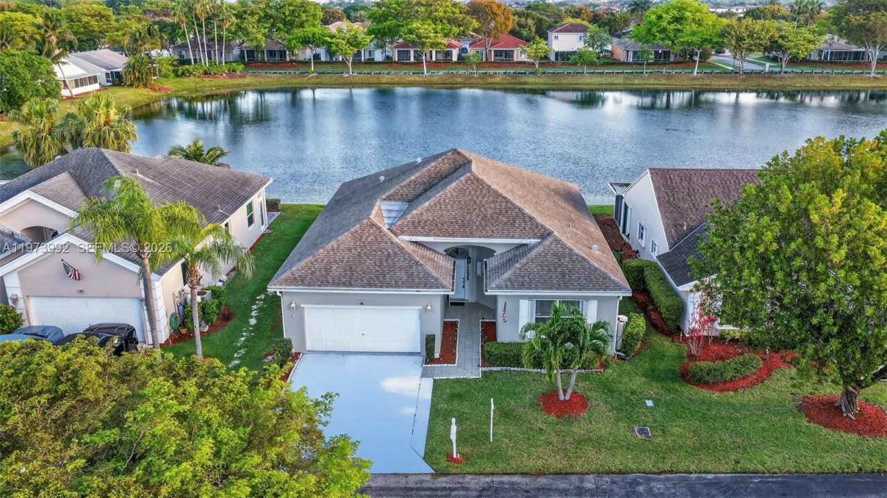 2385 SE 7th Pl, Homestead, FL 33033 Main Photo