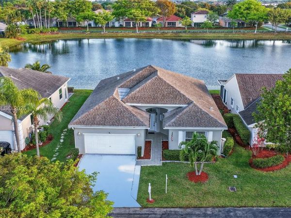 2385 SE 7th Pl, Homestead, FL 33033