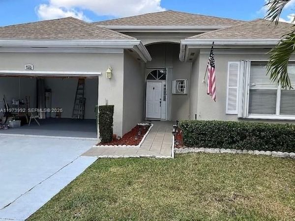 2385 SE 7th Pl , Homestead, FL 33033