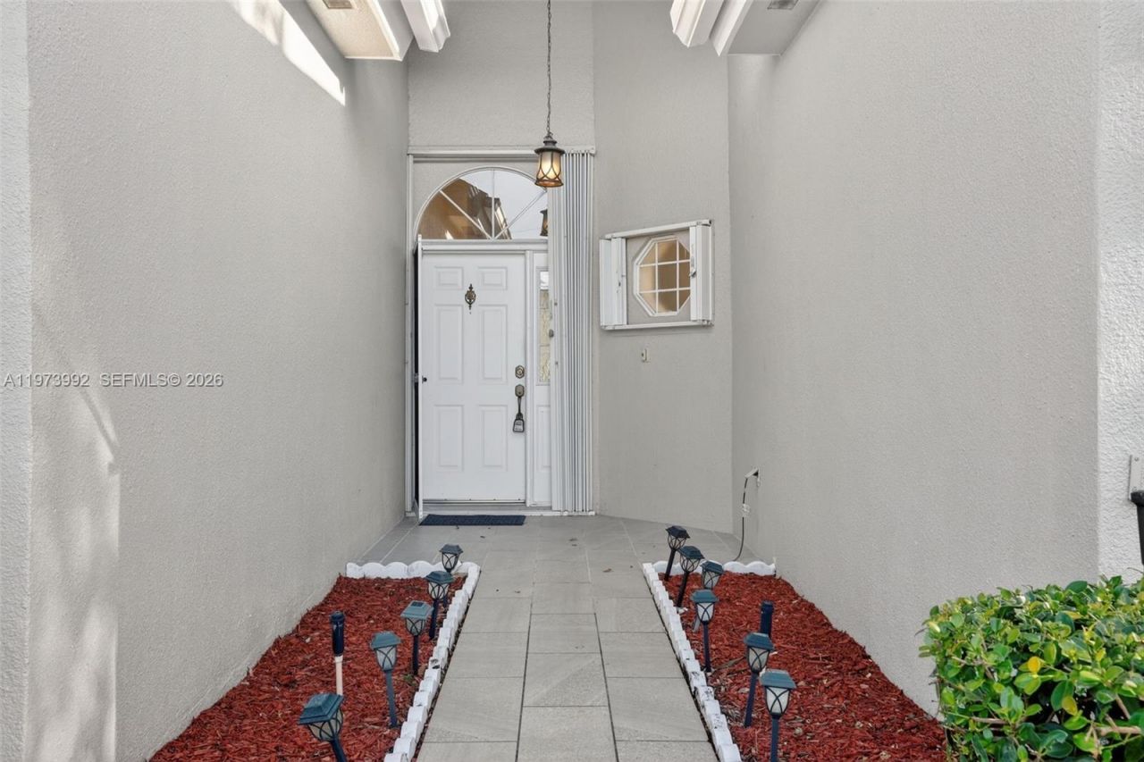 2385 SE 7th Pl, Homestead, FL 33033 Photo