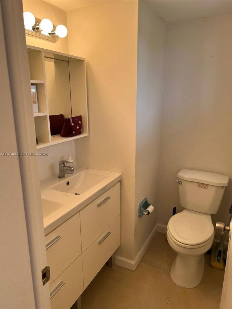 1150 NE 191st St, Unit 34, Miami, FL 33179 Photo