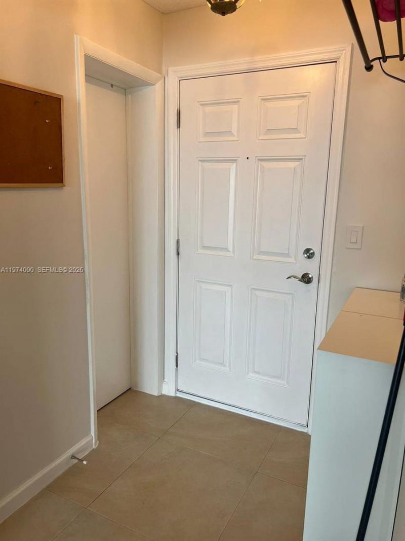 1150 NE 191st St, Unit 34, Miami, FL 33179 Photo