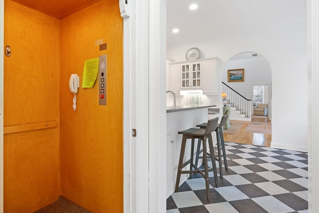 54 Brandon Way  Photo 15