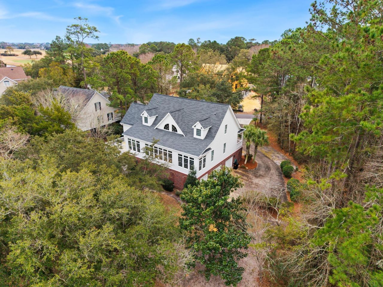 54 Brandon Way  Photo 4