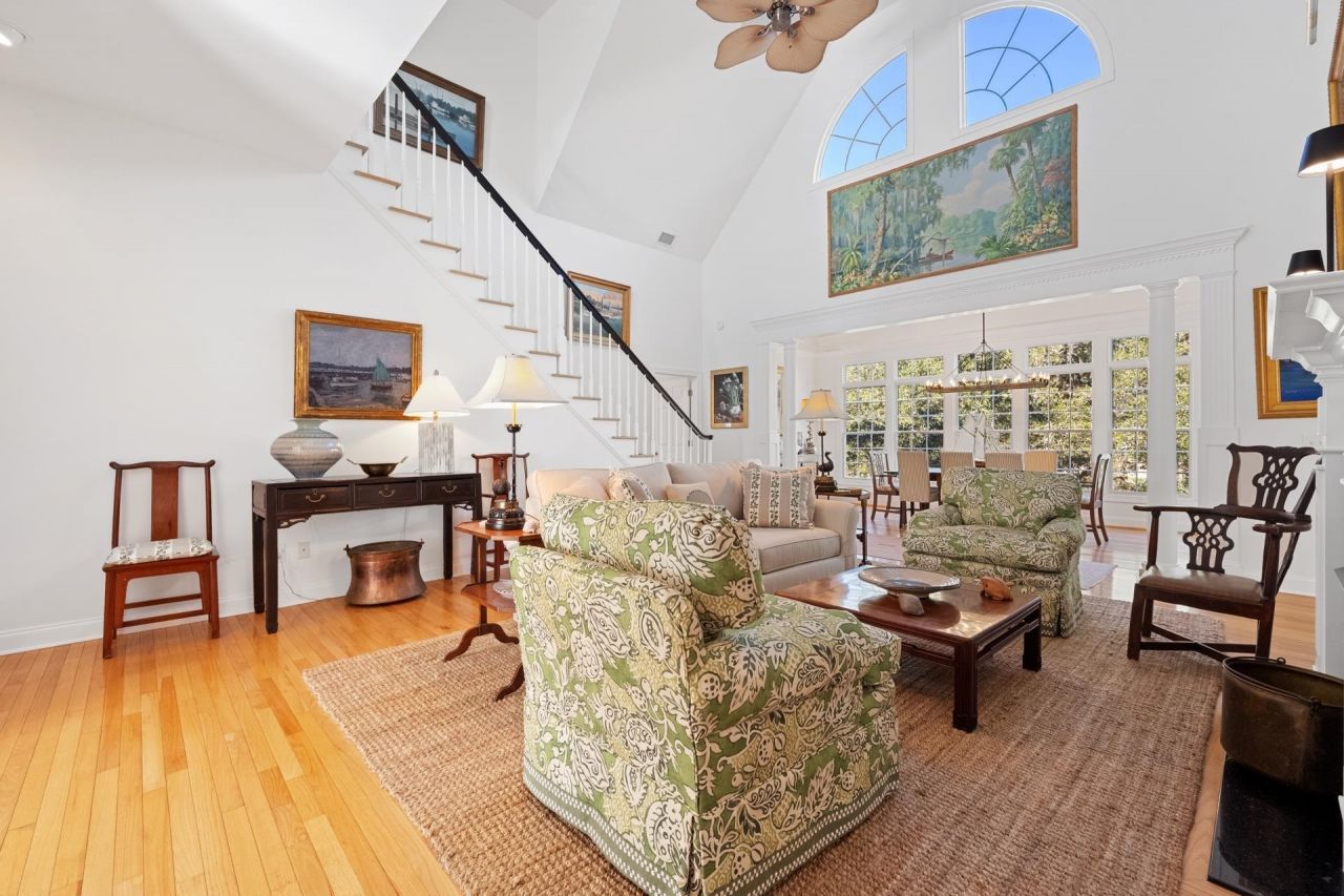 54 Brandon Way  Photo 7