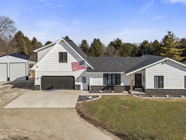 24579 Thompson Road, Perrysburg, OH 43551