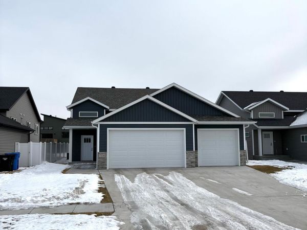 7330 26th Street S, Fargo, ND 58104