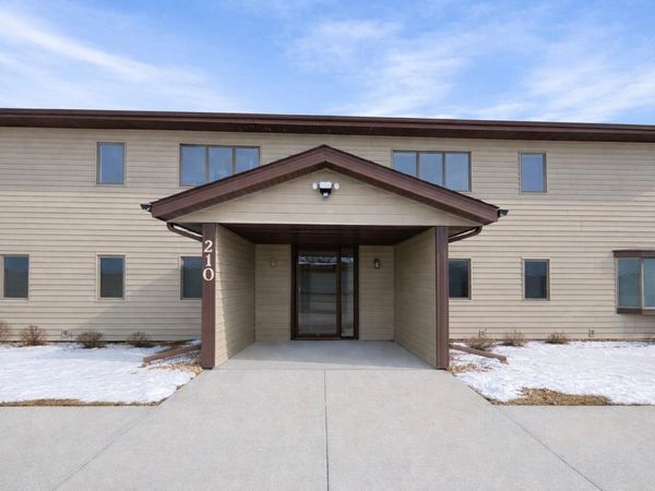 210 Sargent Drive, Unit 103, Red Wing, MN 55066