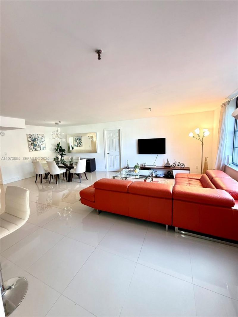 671 NE 195th St, Unit 227-E, Miami, FL 33179 Photo