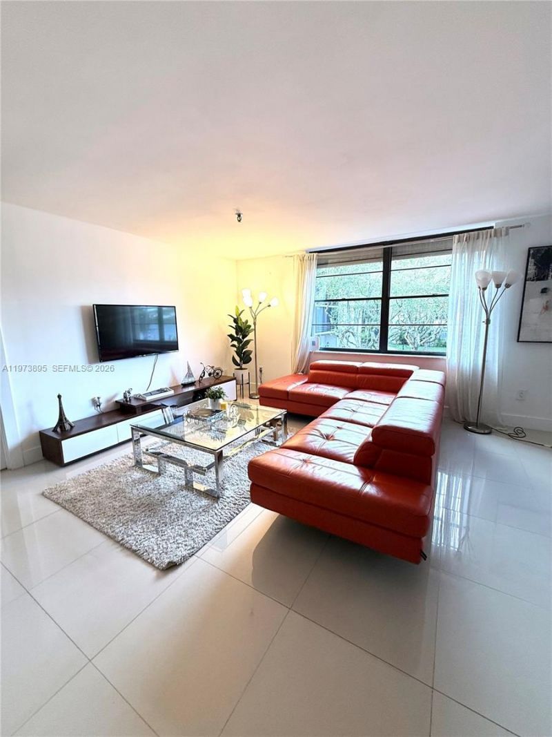 671 NE 195th St, Unit 227-E, Miami, FL 33179 Photo