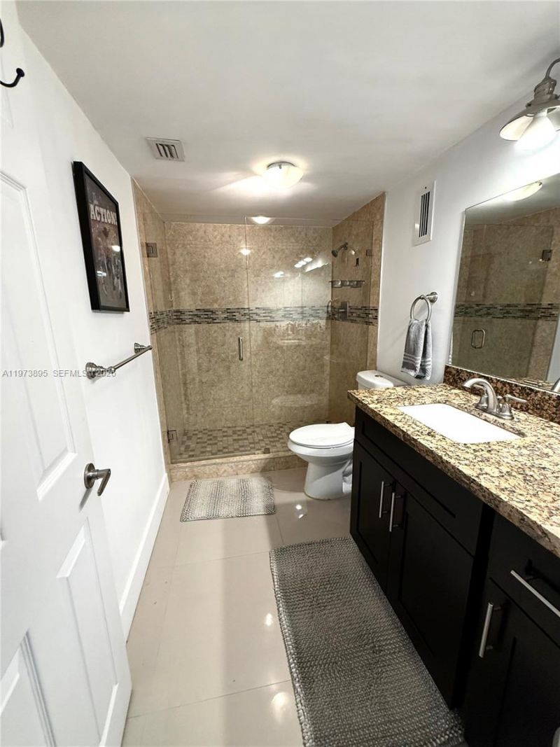 671 NE 195th St, Unit 227-E, Miami, FL 33179 Photo