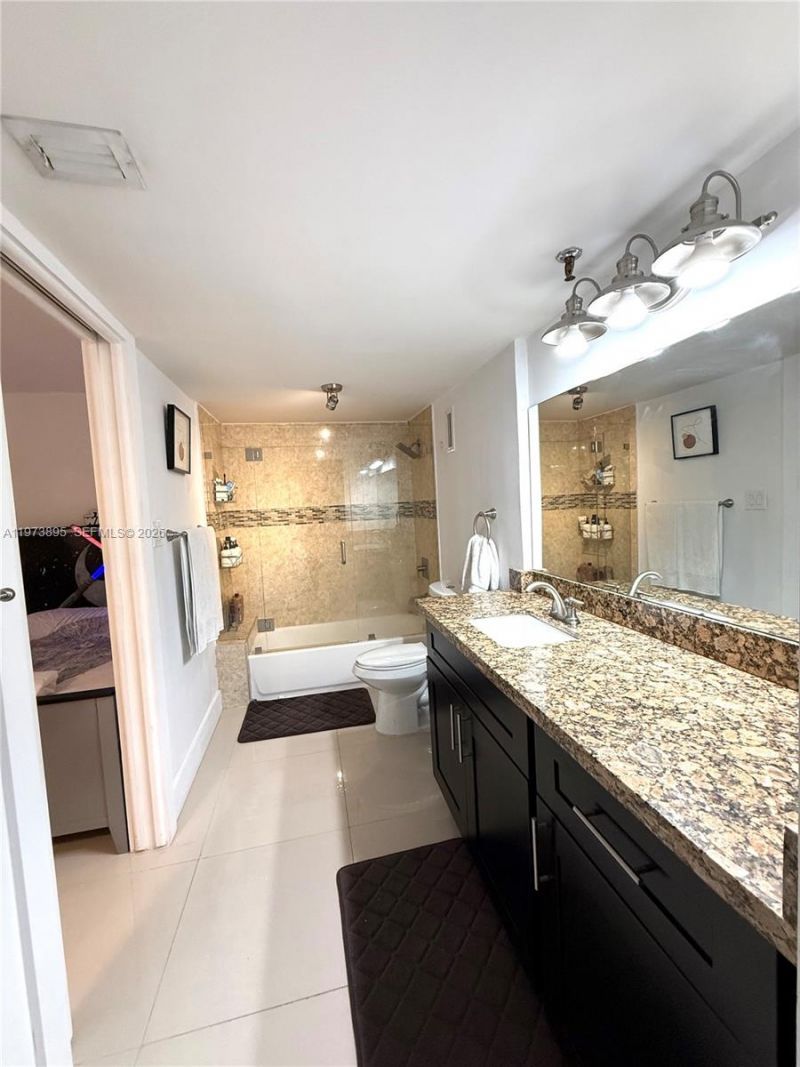 671 NE 195th St, Unit 227-E, Miami, FL 33179 Photo