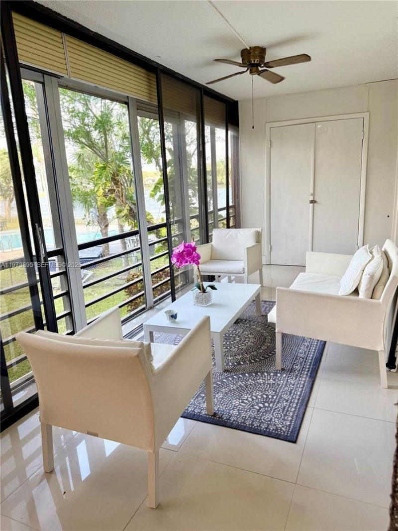 671 NE 195th St, Unit 227-E, Miami, FL 33179 Photo