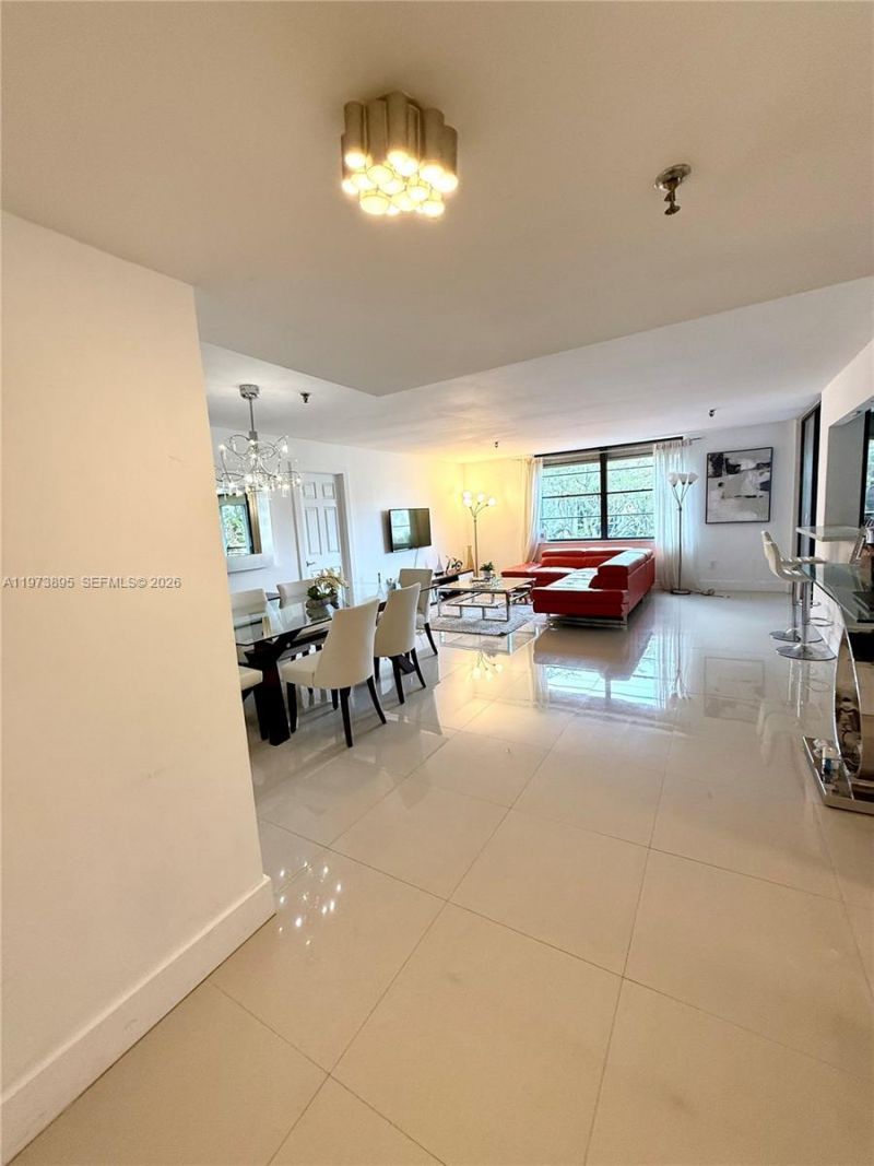 671 NE 195th St, Unit 227-E, Miami, FL 33179 Photo