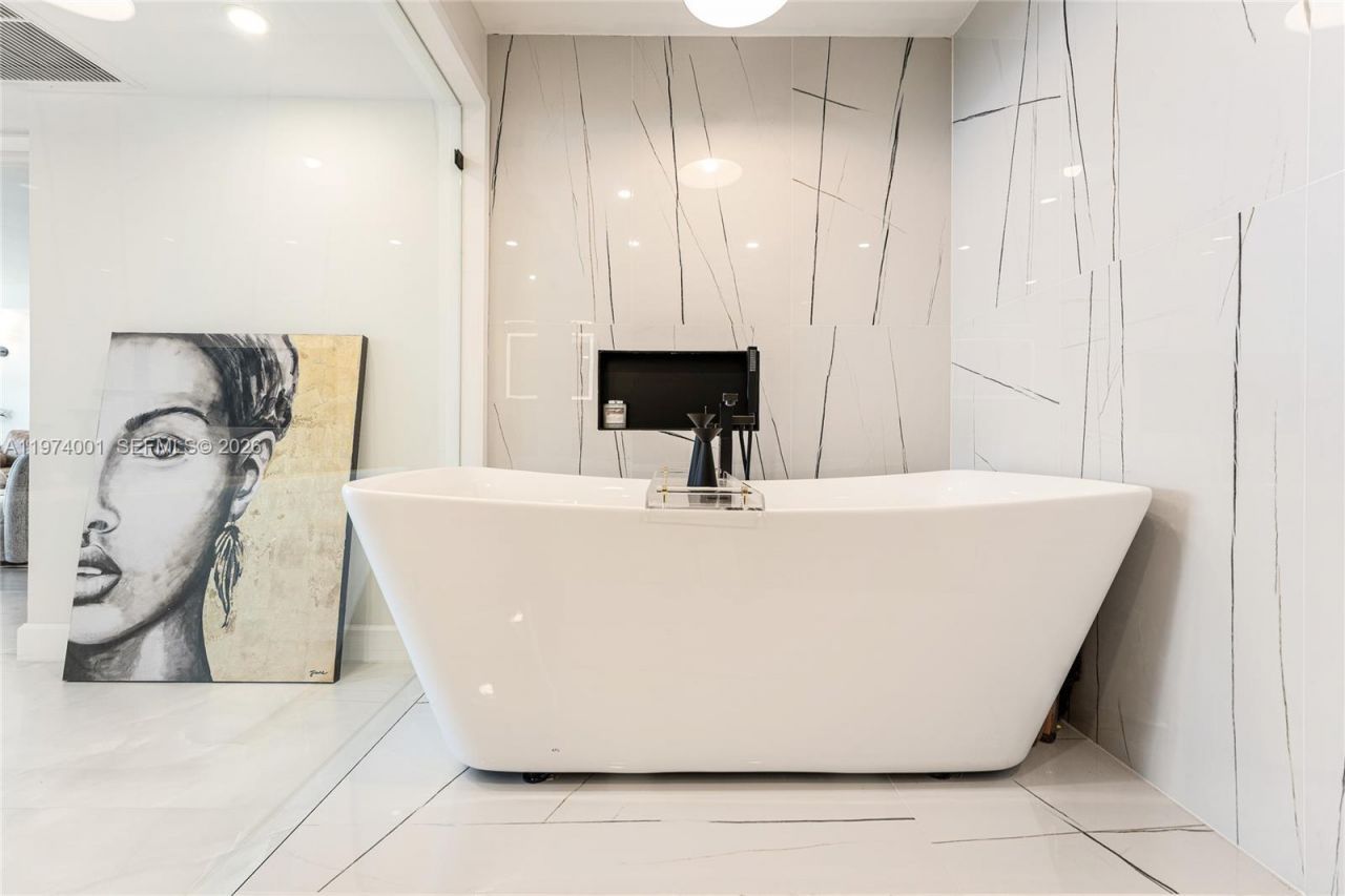 3140 S Ocean Dr, Unit 2406, Hallandale Beach, FL 33009 Photo