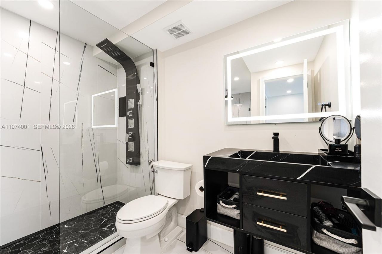 3140 S Ocean Dr, Unit 2406, Hallandale Beach, FL 33009 Photo