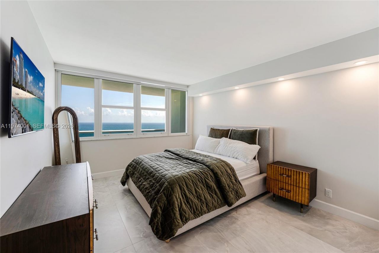 3140 S Ocean Dr, Unit 2406, Hallandale Beach, FL 33009 Photo