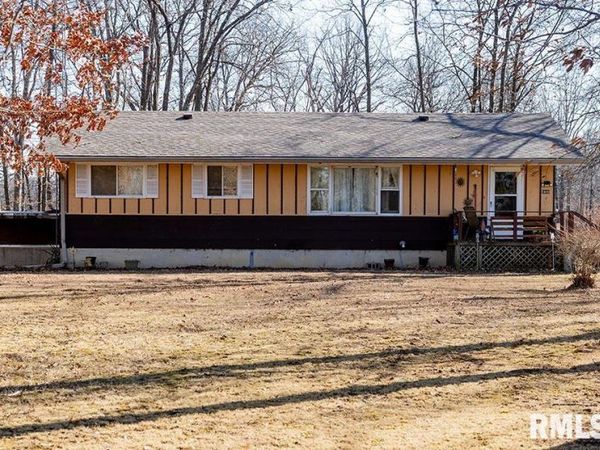 5840 McCarty Road, Kinmundy, IL 62854