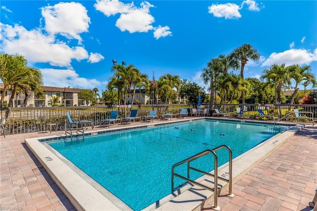 9305 Lake Park Dr, Unit 204, Fort Myers, FL 33919 Photo
