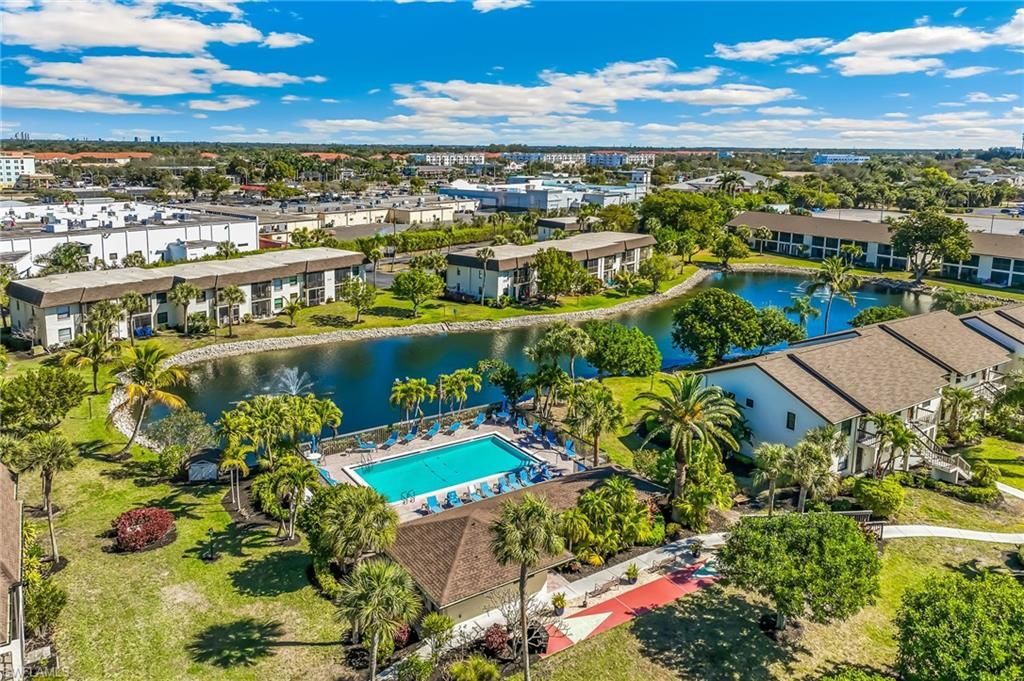 9305 Lake Park Dr, Unit 204, Fort Myers, FL 33919 Photo