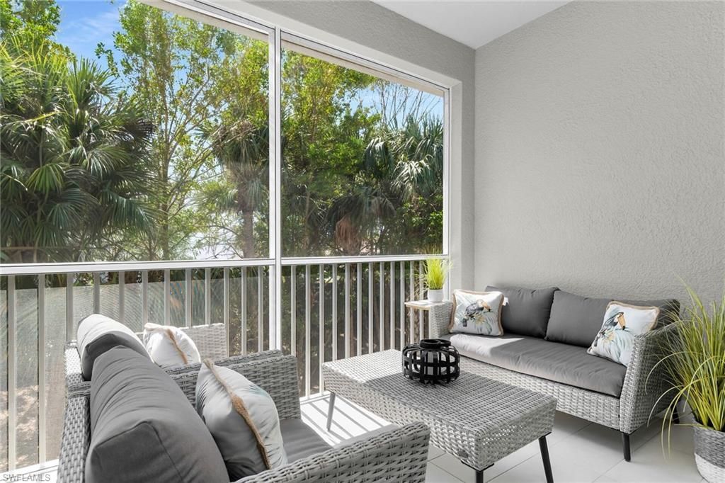 238 Indies Dr E, Unit 202, Naples, FL 34114 Photo
