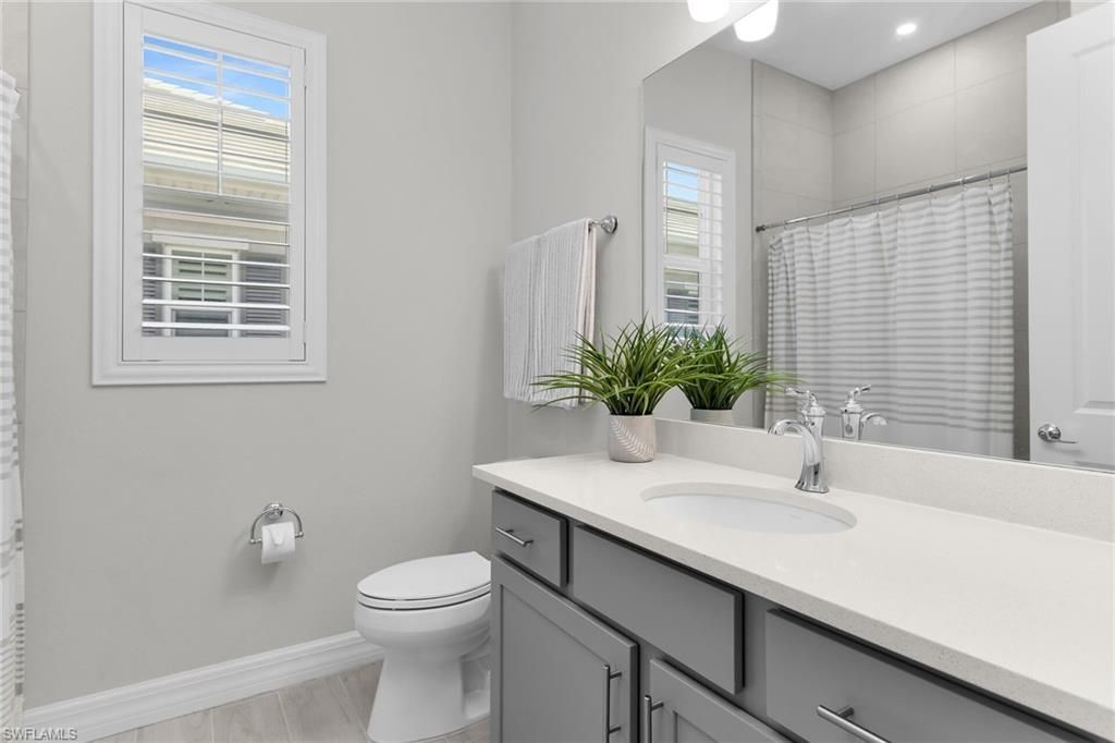 238 Indies Dr E, Unit 202, Naples, FL 34114 Photo