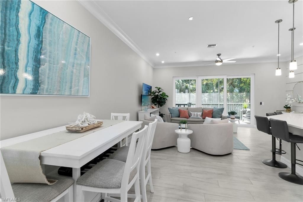 238 Indies Dr E, Unit 202, Naples, FL 34114 Photo