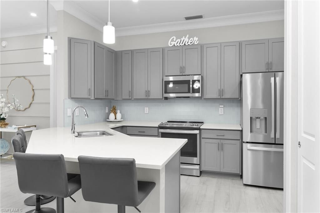 238 Indies Dr E, Unit 202, Naples, FL 34114 Photo