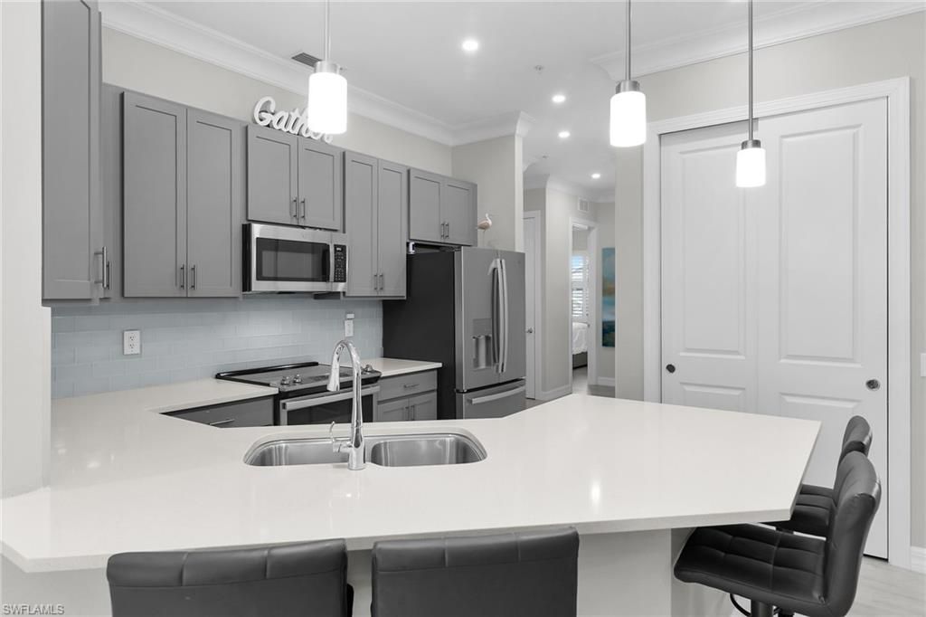 238 Indies Dr E, Unit 202, Naples, FL 34114 Photo