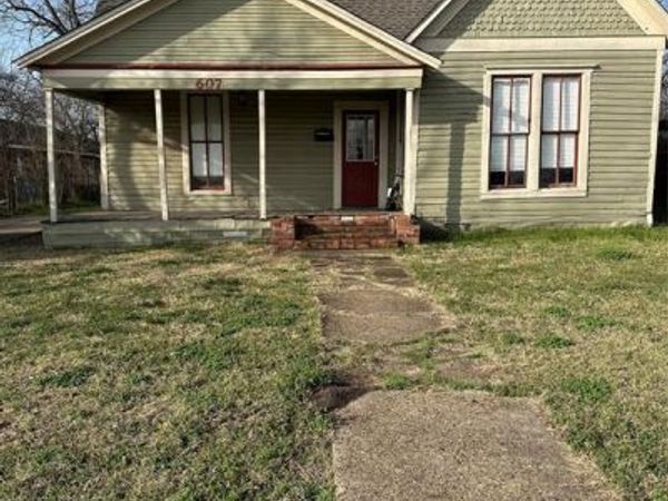 607 Main Street, Ennis, TX 75119