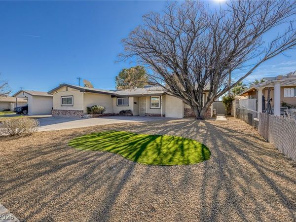 4305 Via Olivero Avenue , Las Vegas, NV 89102