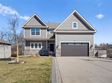 5037 NW Timberline Drive, Riverside, MO 64150