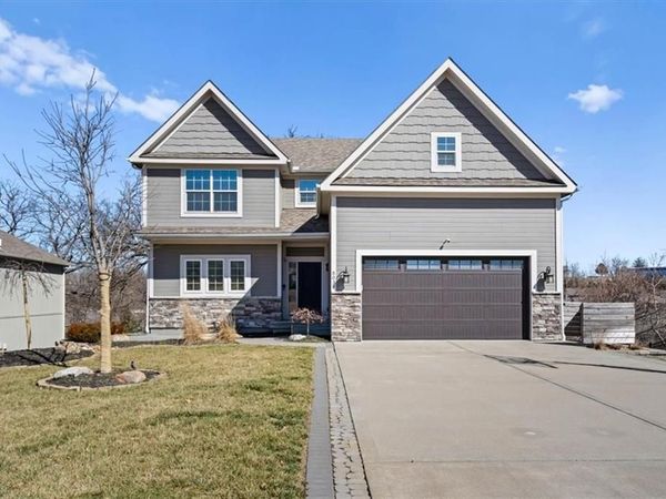 5037 NW Timberline Drive, Riverside, MO 64150