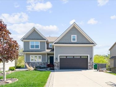 5037 NW Timberline Drive, Riverside, MO 64150