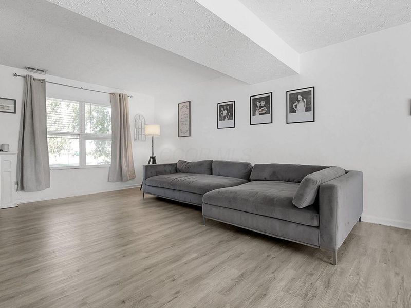 598 Jameson Street, Ashville, OH 43103 Photo 8