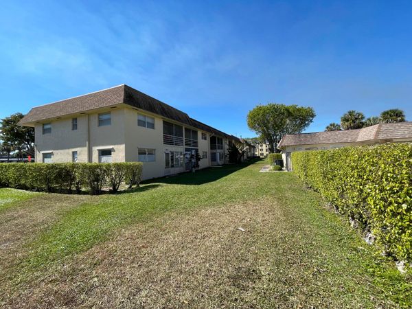 9911 Sandalfoot Boulevard, Unit 112, Boca Raton, FL 33428