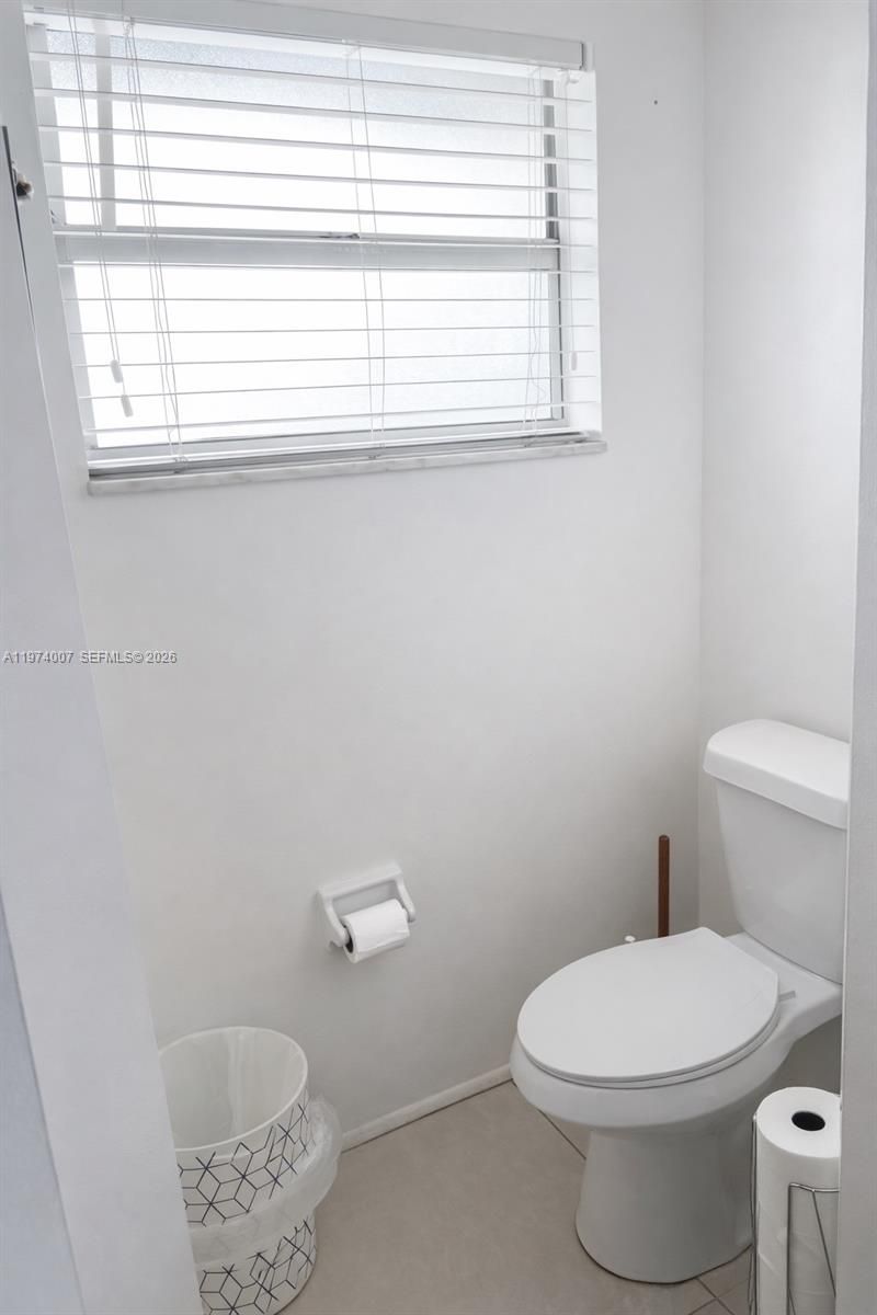 1780 NE 191st St, Unit 210-2, Miami, FL 33179 Photo