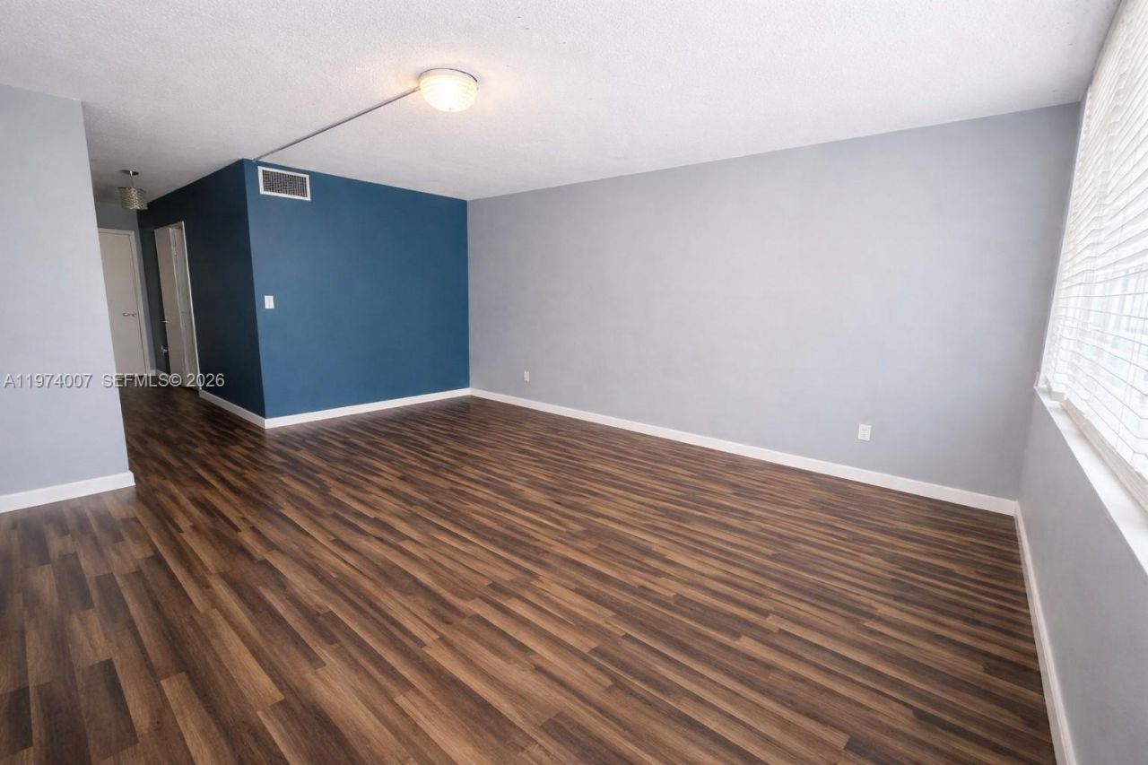 1780 NE 191st St, Unit 210-2, Miami, FL 33179 Photo