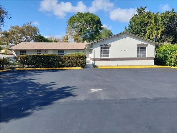 2319 S Johnson St , Unit 4, Hollywood, FL 33020