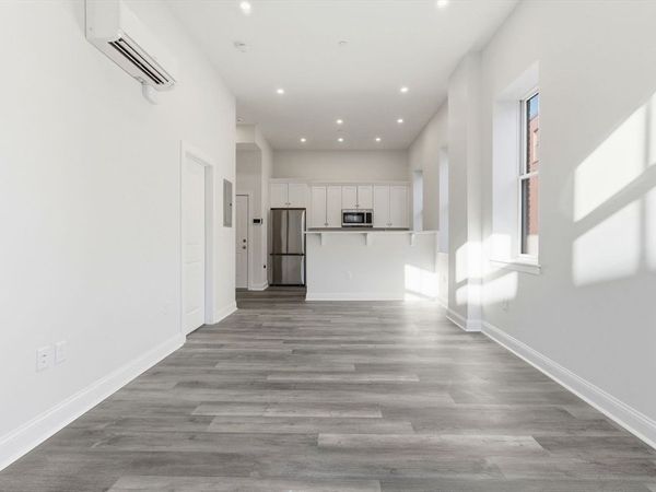 19-25 Essex, Unit 201, Haverhill, MA 01830